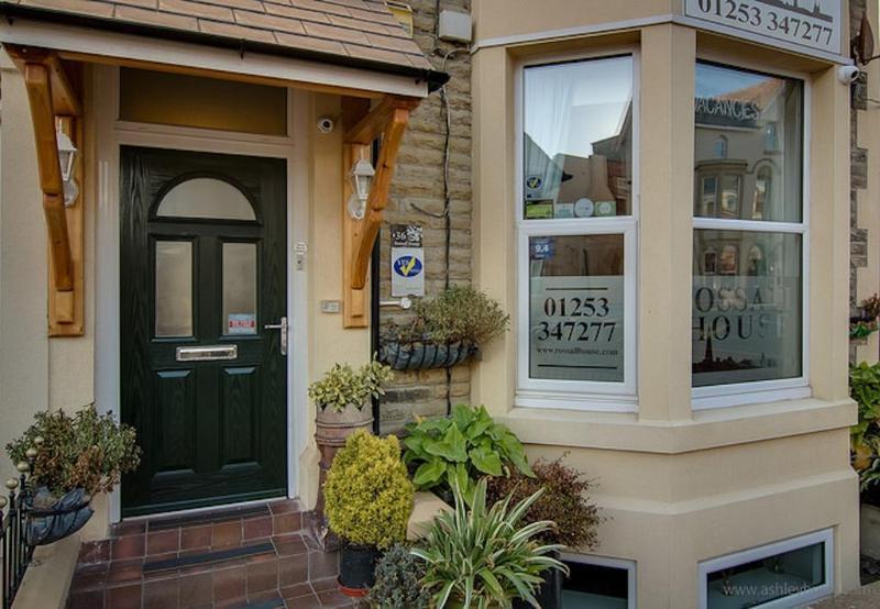 Rossall House , For Families & Couples Blackpool Exterior foto